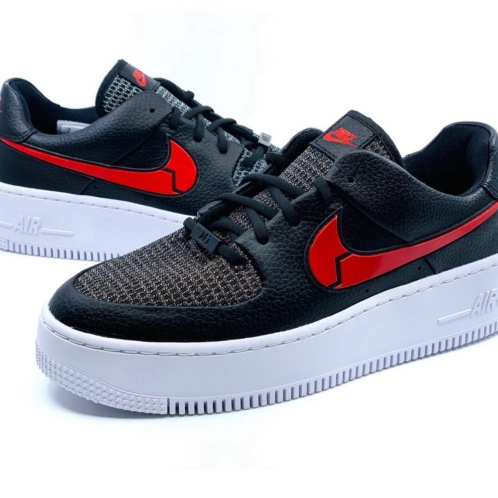 Nike Women's Black and Red Platform Sneakers